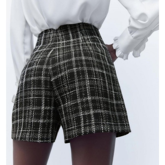 NWT ZARA TEXTURED WEAVE PLAID SHORTS
BLACK / ECRU SIZE XS NWT - Picture 3 of 5
